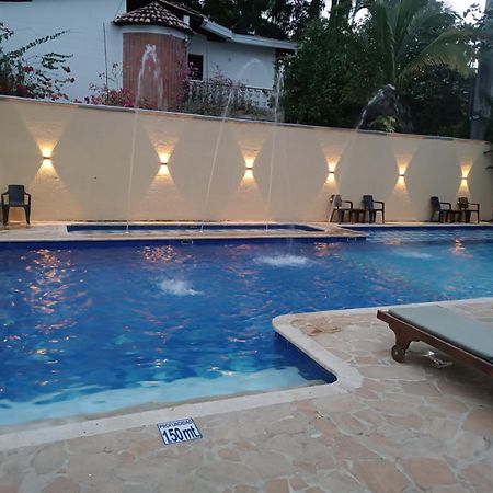 Hotel Y Restaurante Bienmesabe Santa Fe de Antioquia Kültér fotó