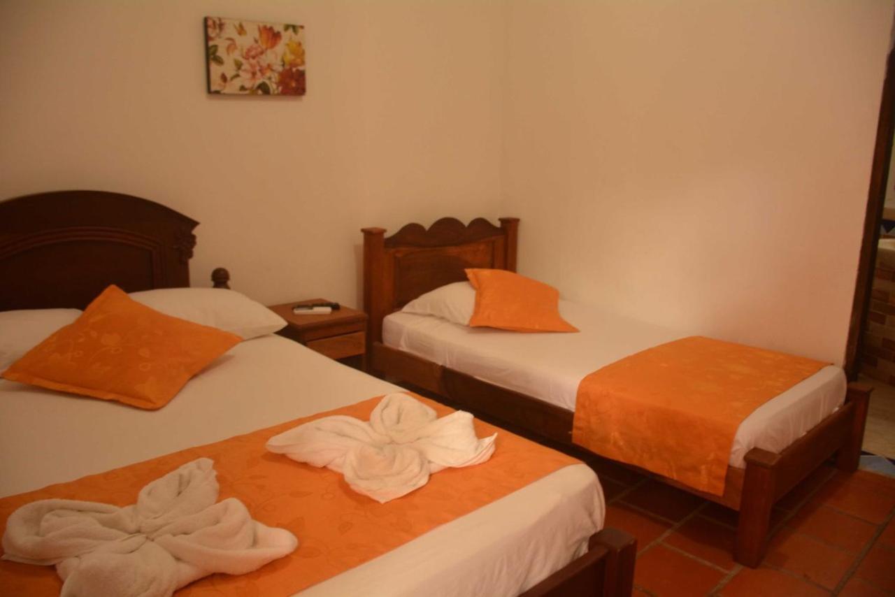 Hotel Y Restaurante Bienmesabe Santa Fe de Antioquia Kültér fotó