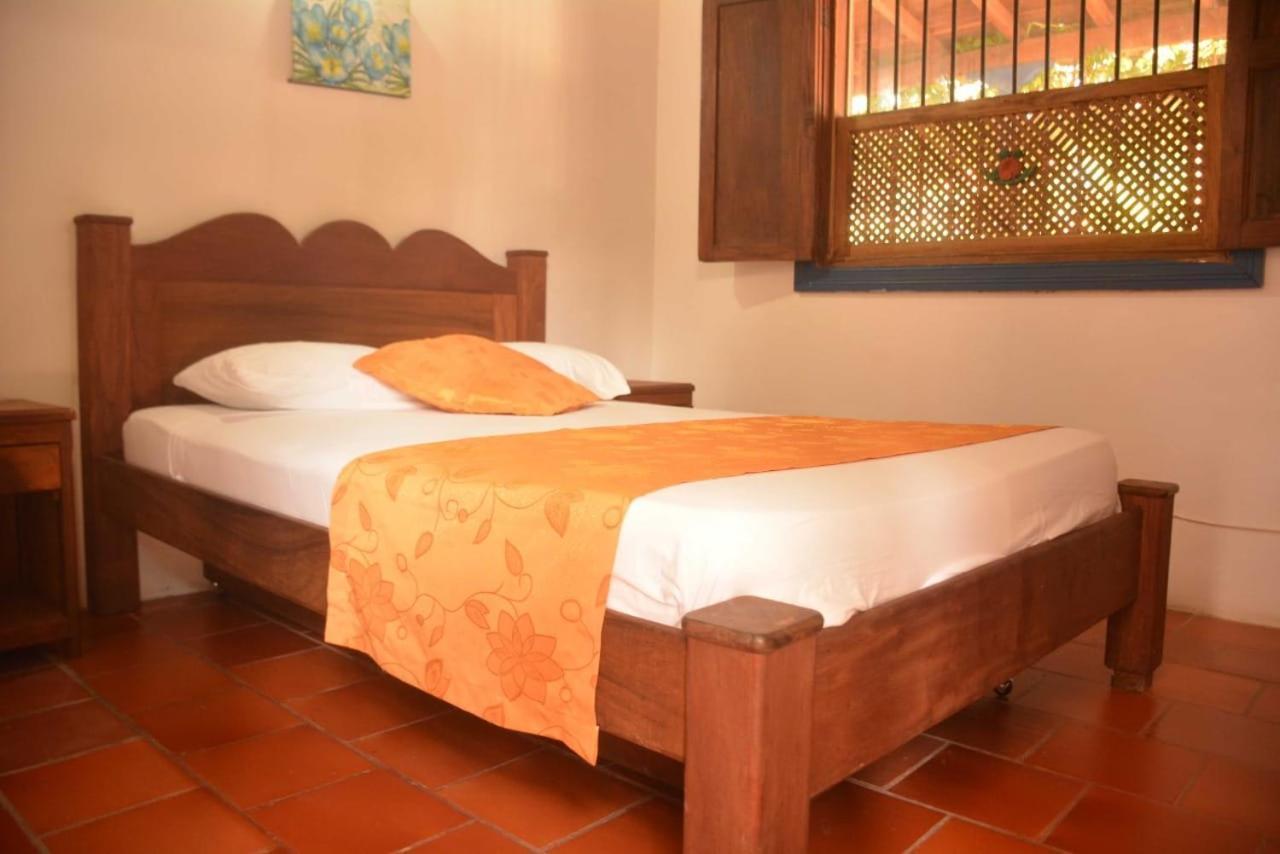 Hotel Y Restaurante Bienmesabe Santa Fe de Antioquia Kültér fotó