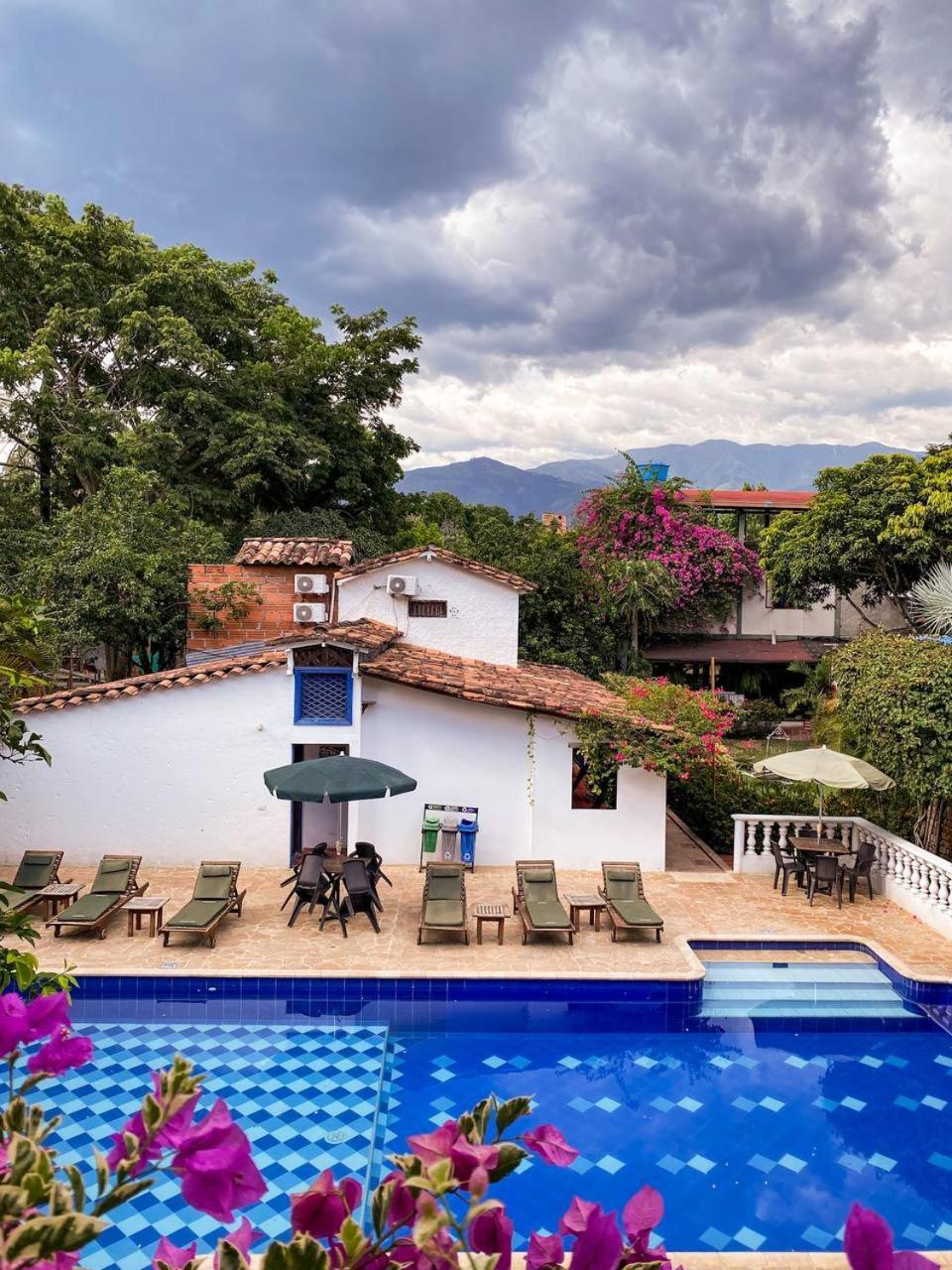 Hotel Y Restaurante Bienmesabe Santa Fe de Antioquia Kültér fotó