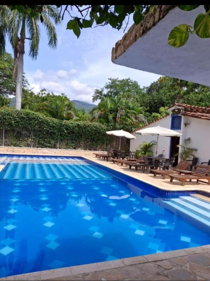 Hotel Y Restaurante Bienmesabe Santa Fe de Antioquia Kültér fotó
