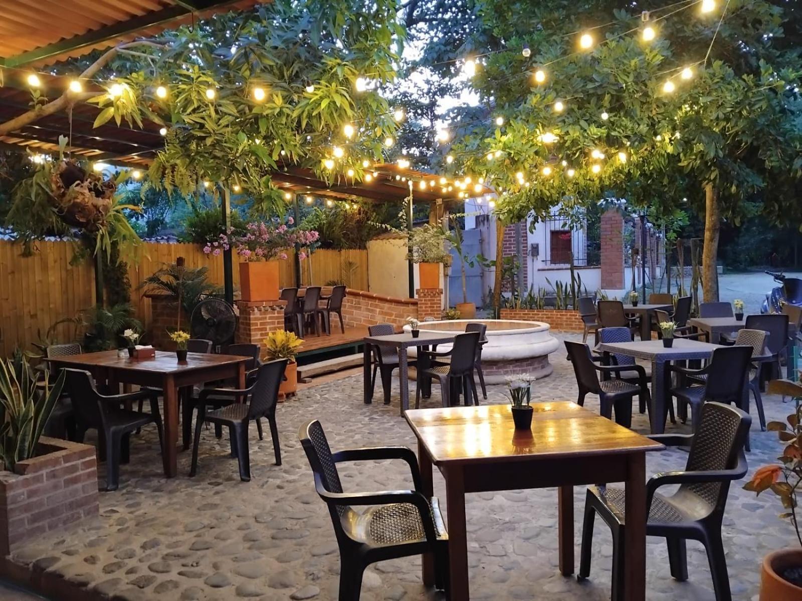 Hotel Y Restaurante Bienmesabe Santa Fe de Antioquia Kültér fotó